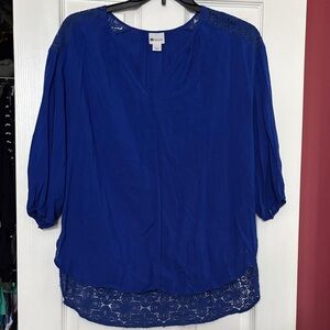 STYLUS Royal Blue Lace Accent Blouse size large hi lo size large